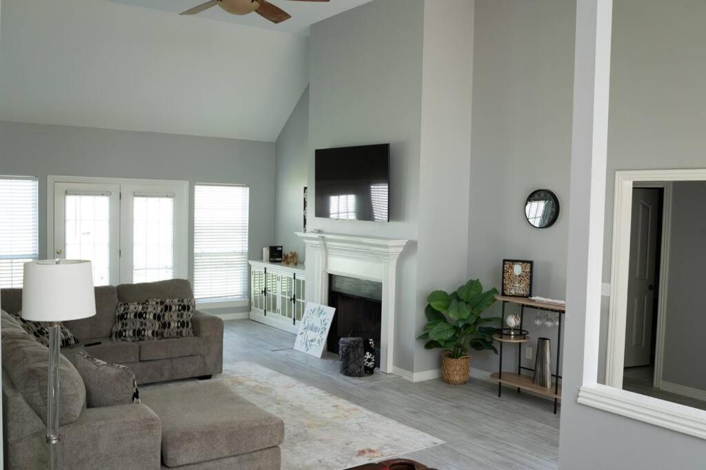 Villa Walking Distance To Coler Mtn Bike - 3Br 2Ba à Bentonville Extérieur photo